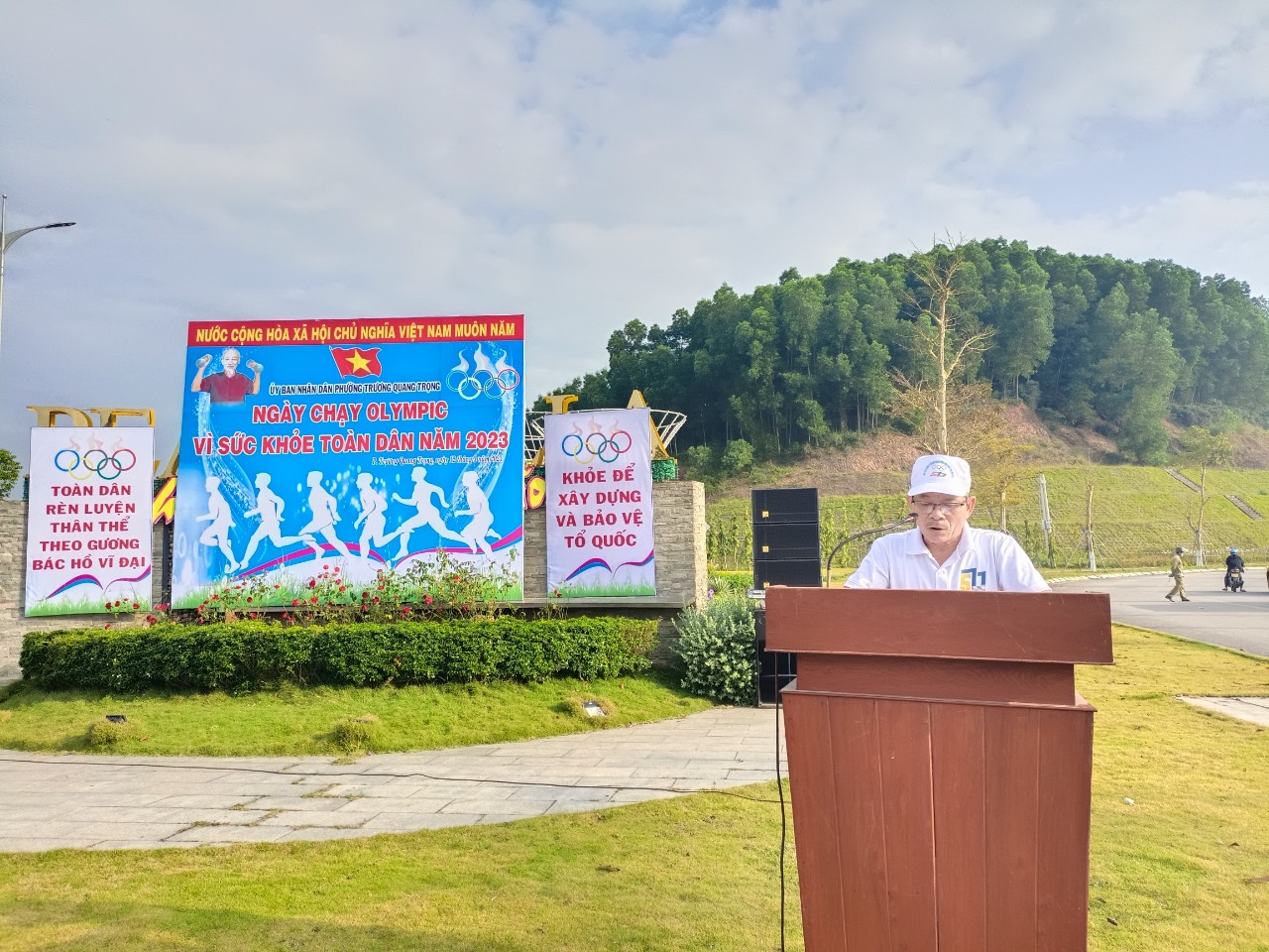 UBND phường Trương Quang Trọng phát động ngày chạy Olympic vì sức khỏe toàn dân năm 2023.
